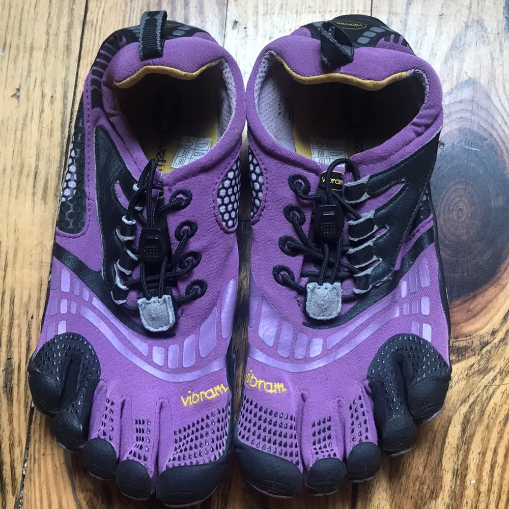 Vibrant 5 finger running shoes